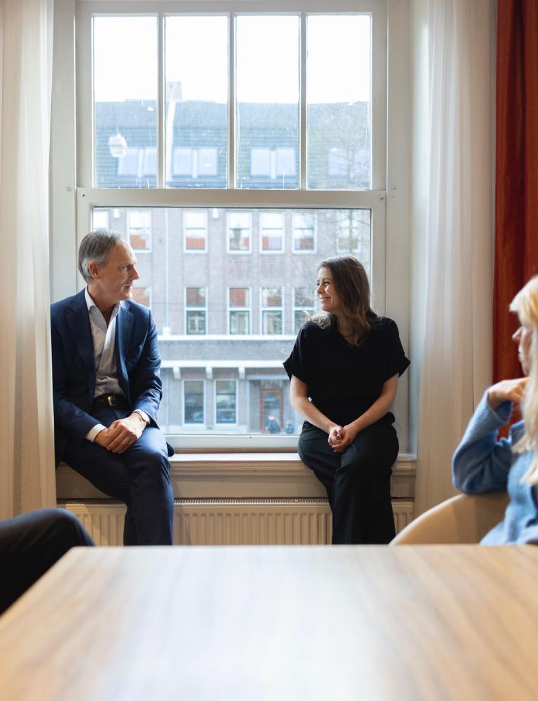 Op kantoor van Liaise Advocaten